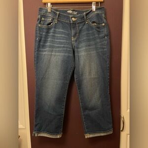 Old Navy The Flirt Classic Mid Wash Blue Capri Jeans